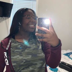 Meet your Posher, Brooke